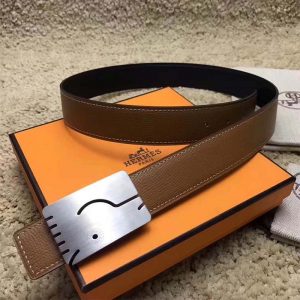 30 Montaigne Reversible Belt Aspen Green and Dusty Ivory Smooth Calfskin,  20 MM