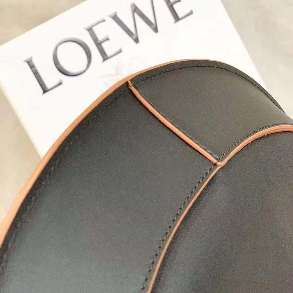 Loewe Women Horseshoe Bag in Nappa Calfskin-White