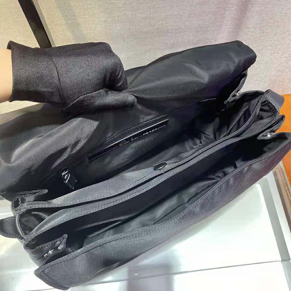Large padded Re-Nylon tote bag