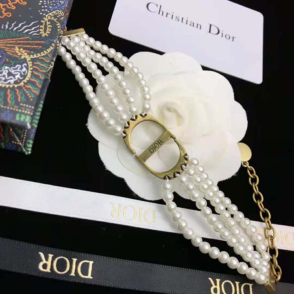30 Montaigne Bracelet Gold-Finish Metal and White Resin Pearls