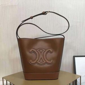 CELINE Triomphe Small bucket cuir triomphe in smooth calfskin (  198243DU3.04LU)