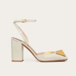 Valentino Women One Stud Pump in Patent Leather 90mm-White