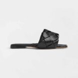 Bottega Veneta Women Lido Black Intrecciato Leather Flat Sandals