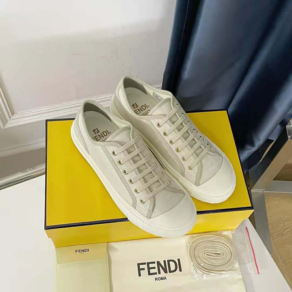 FENDI ドミノ ホワイトFFファブリック ロートップ スニーカー www