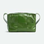 Bottega Veneta Men Intreccio Slouchy Leather Cross-Body Arco Camera Bag-Green